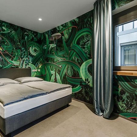Brucklyn Suites Erlangen Exteriör bild