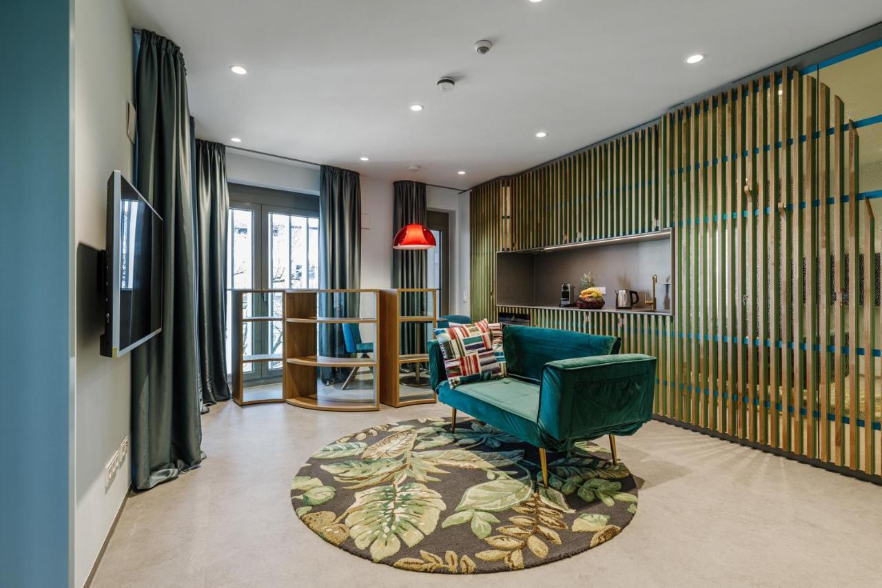 Brucklyn Suites Erlangen Exteriör bild